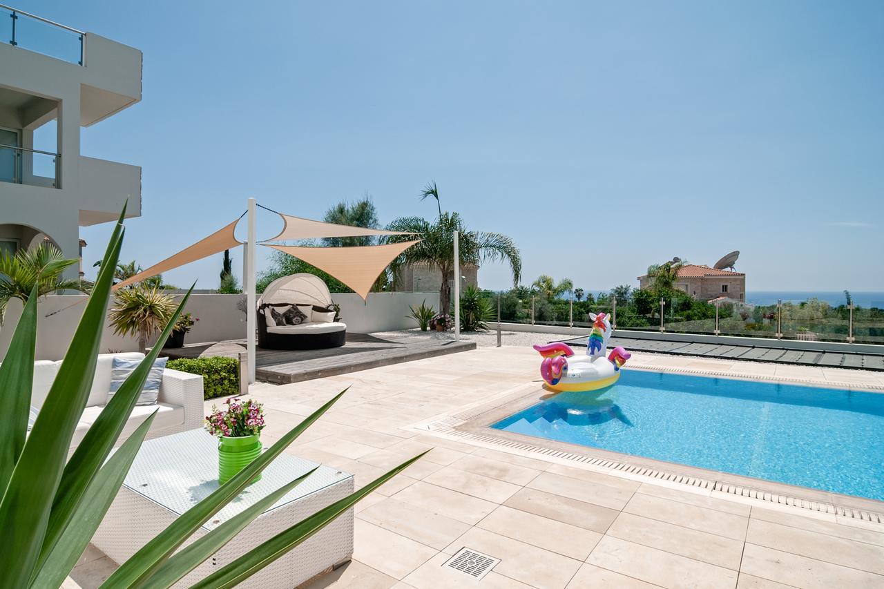 Villa Verdi: Luxury Villa With Private Pool Peyia Luaran gambar