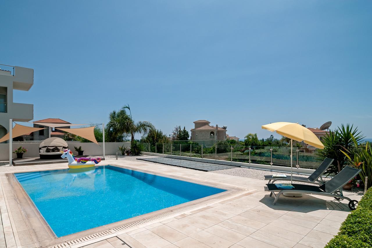 Villa Verdi: Luxury Villa With Private Pool Peyia Luaran gambar